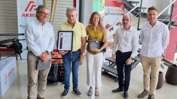 Akron recibe el Certificado buenas practicas